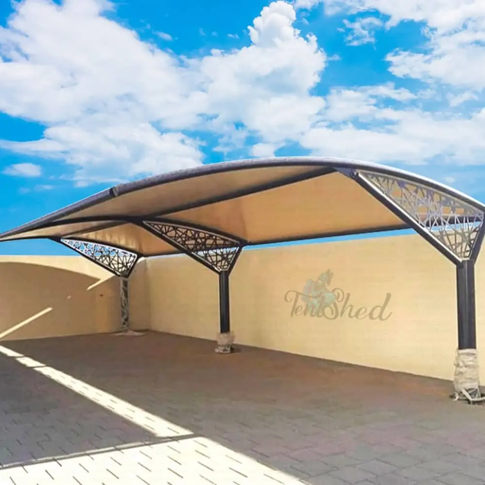 سایبان خودرو در حیاط